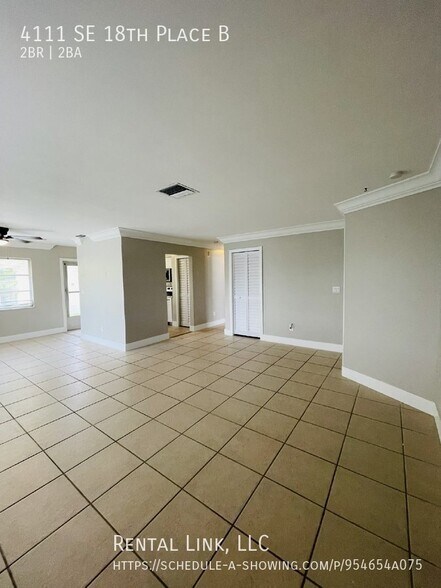 Building Photo - 4111 SE 18th Pl