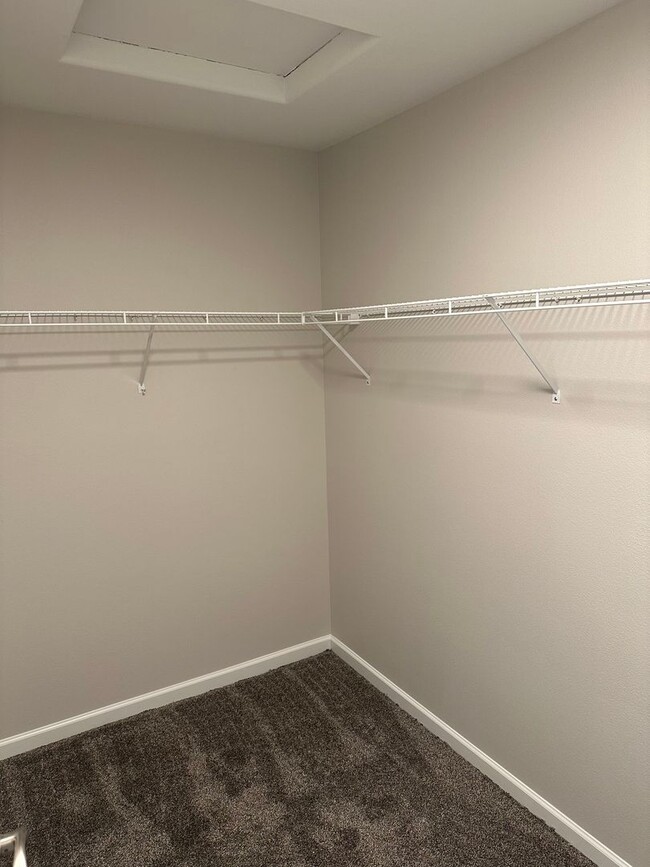 Building Photo - New 3 Bed / 2.5 Bath Duplex! $250 Amazon G...