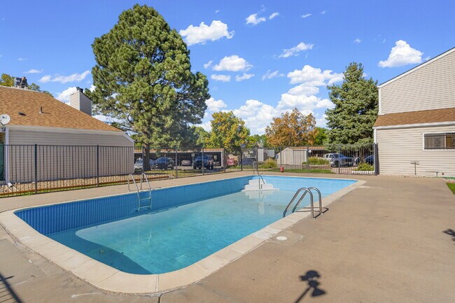 Building Photo - 2618 S Xanadu Way