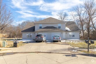 Building Photo - 4114-4116 Hidden Creek Ct.