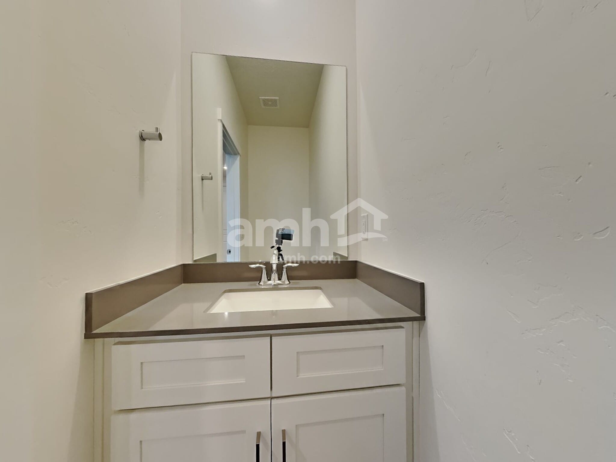 Building Photo - 10035 W Raleigh St