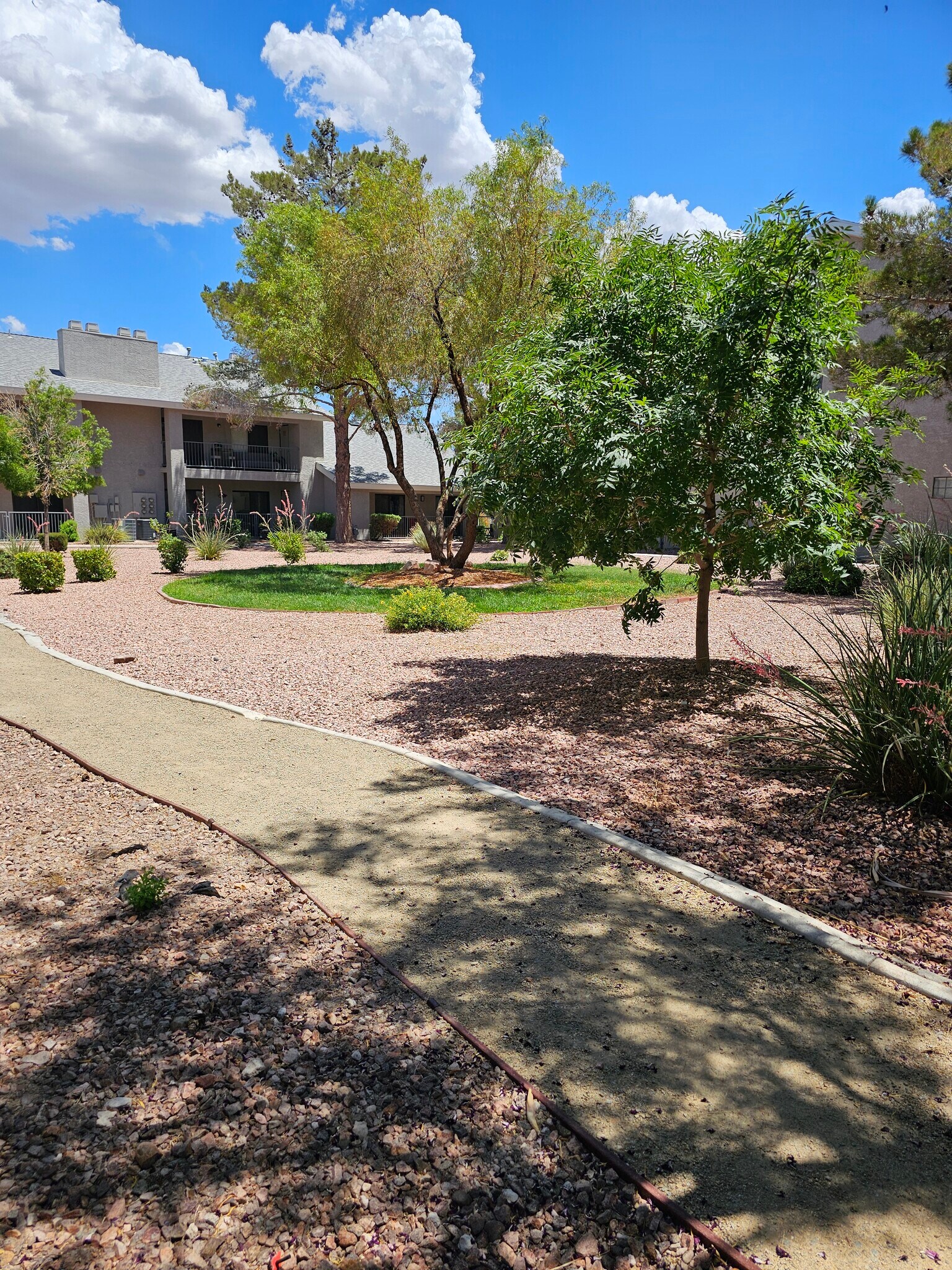 Building Photo - 2867 Bamboo Ct