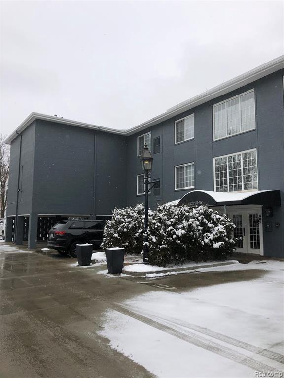 Building Photo - 662 Purdy St