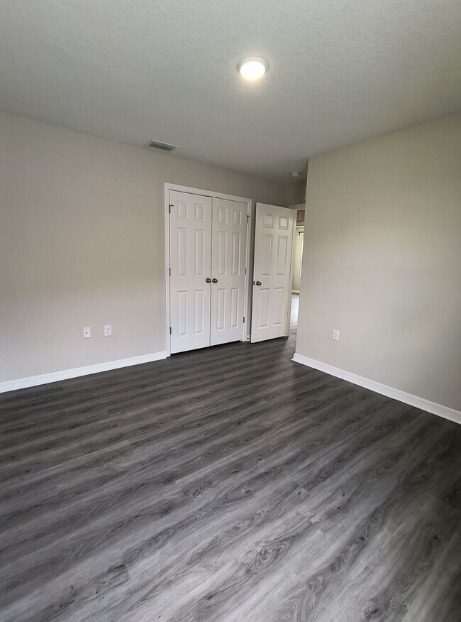 Building Photo - 5 BED 3 BATH SOLAR HOME FOR RENT!! Availab...