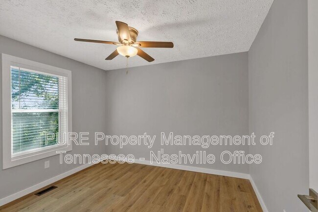 Building Photo - 622 Maplewood Ln