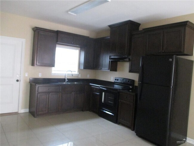 Building Photo - 10 Franklin Ave