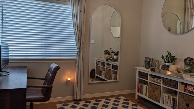 Building Photo - 5322 Summer Dr