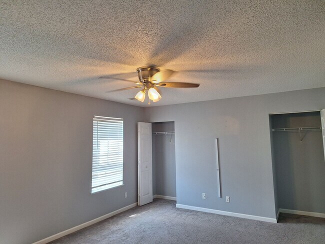 Building Photo - Wonderful Four Bedroom Home in Northeast C...