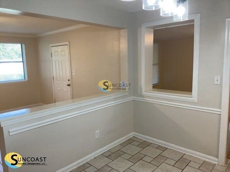 Building Photo - 3721 Colebrooke Dr