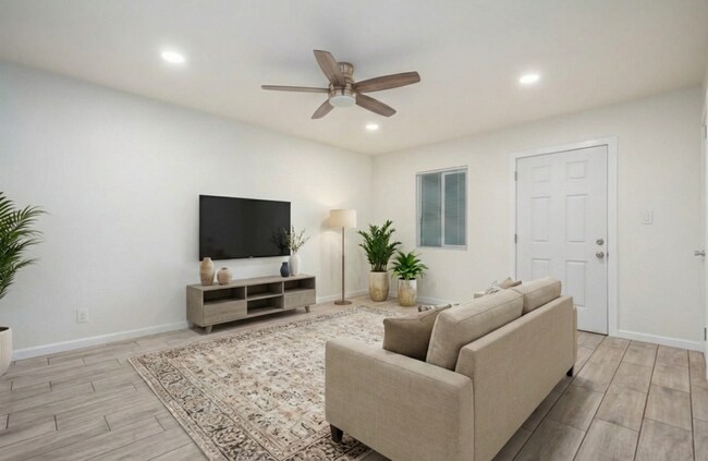 Building Photo - 5107 N 28th Dr