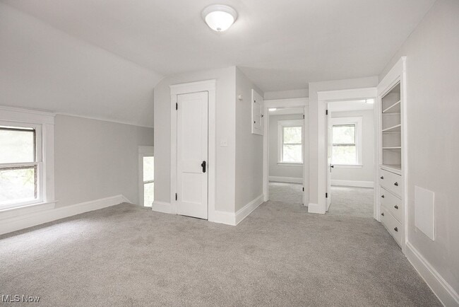 Building Photo - 15409 Grovewood Ave