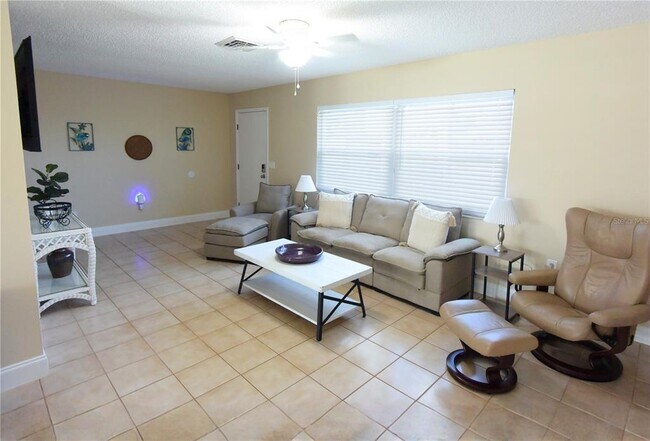 Building Photo - 170 Argus Rd