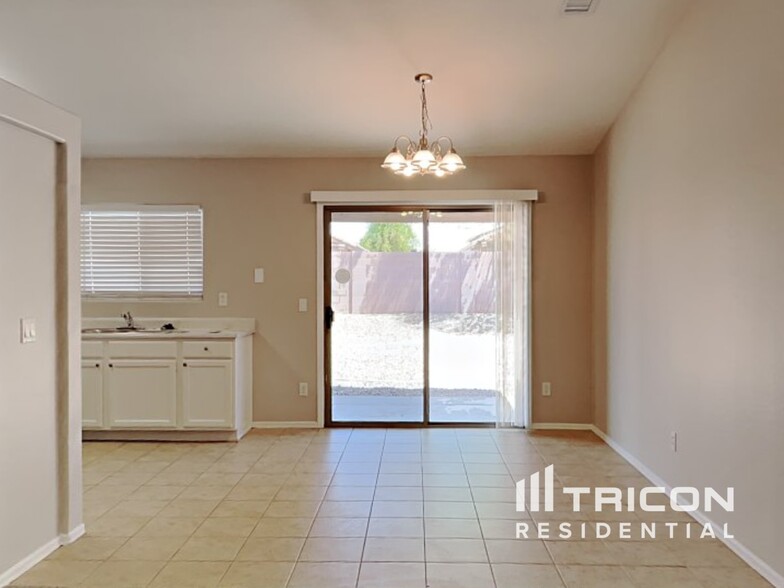 Building Photo - 25726 W St Kateri Dr