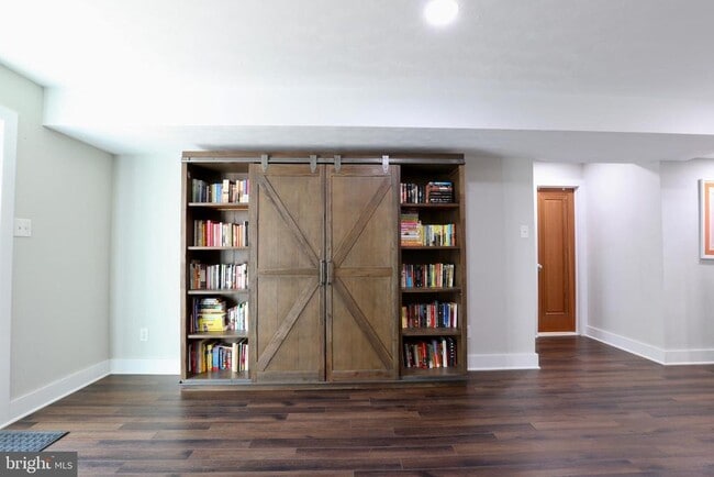 Building Photo - 4316 Brookside Dr