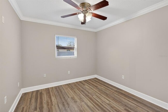 Building Photo - 1330 S Shore Dr