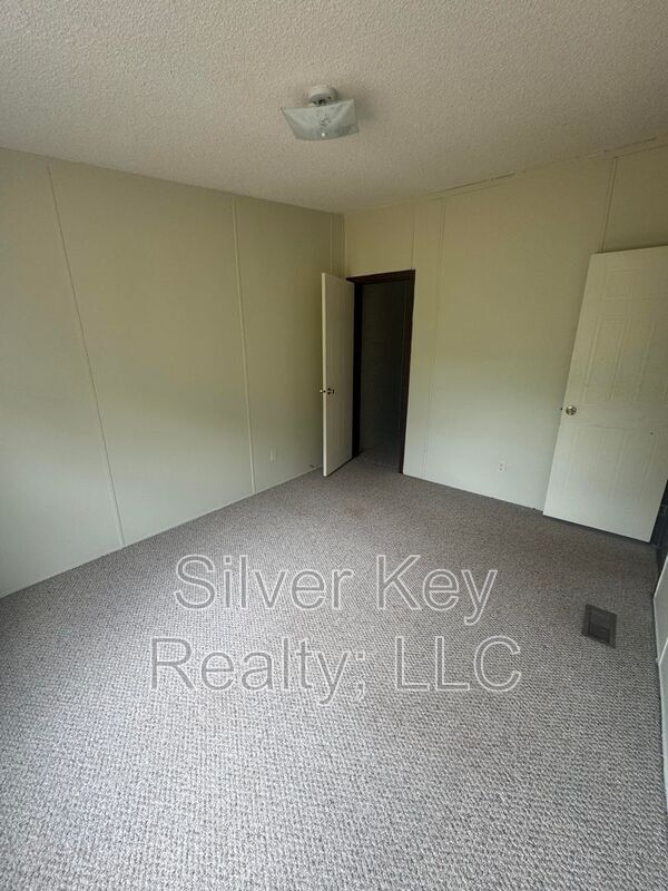 Building Photo - 240 Co Rd 275