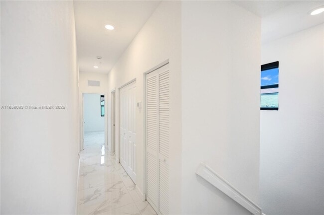 Building Photo - 213 SW 159th Ct