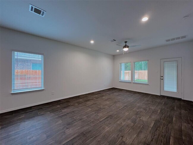 Building Photo - 14732 Hazel Br Dr