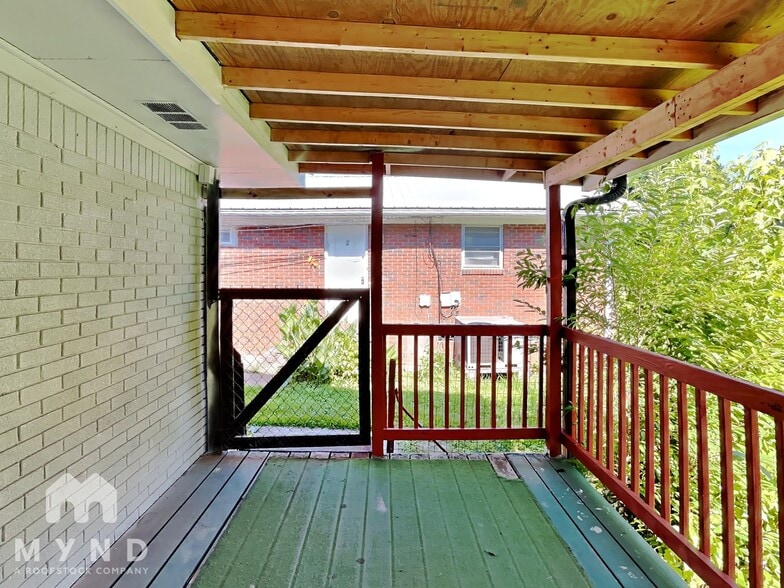 Building Photo - 1429 Vesta Ave