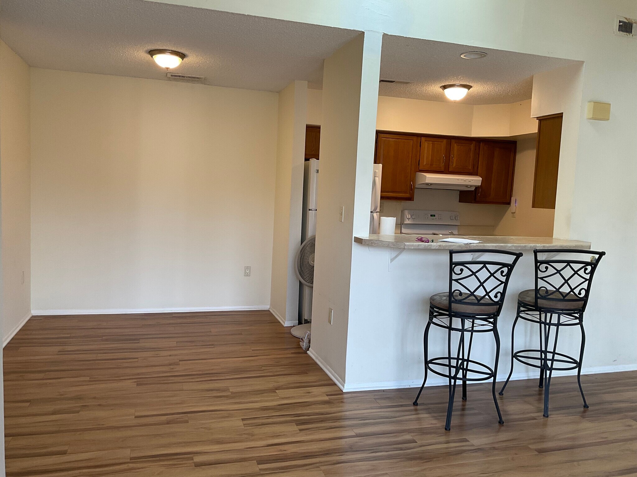 Building Photo - 2110 Aspen Dr