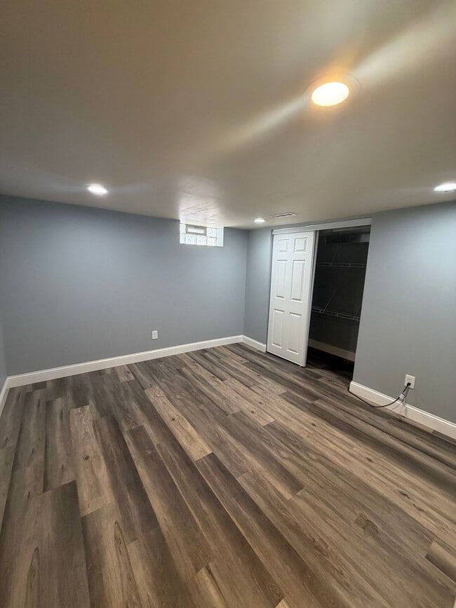 Building Photo - Move in Ready