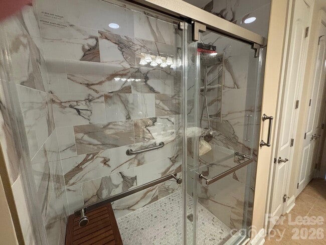 Building Photo - 4620 Piedmont Row Dr