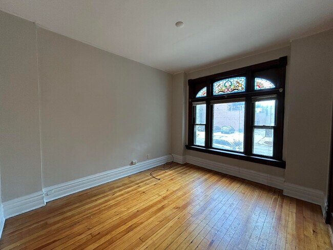 Building Photo - 1013 N Winchester-1