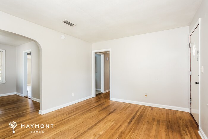 Building Photo - 4728 Lexington Ave