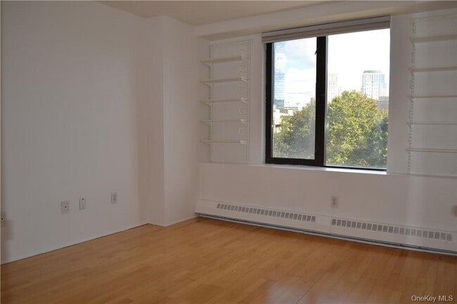 Building Photo - 4 Martine Ave