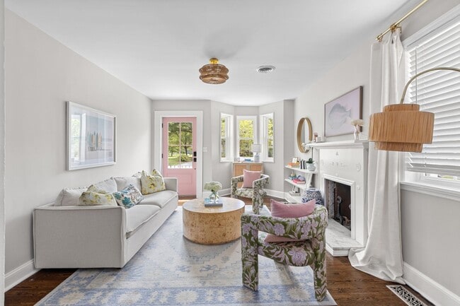 Building Photo - South Mount Pleasant Fully Furnished Rental