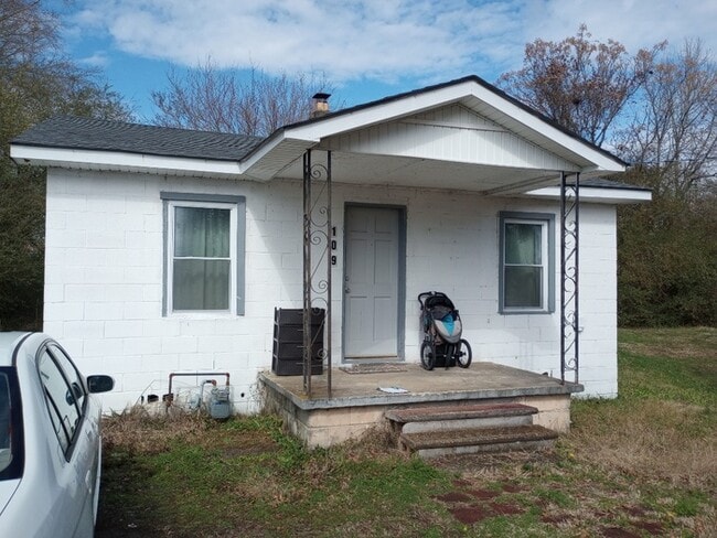 Primary Photo - 2Bedroom 1 athroom