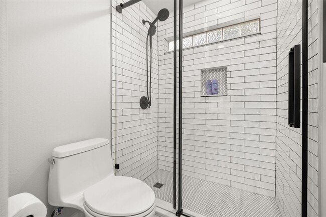 Building Photo - 663 Charrice Pl