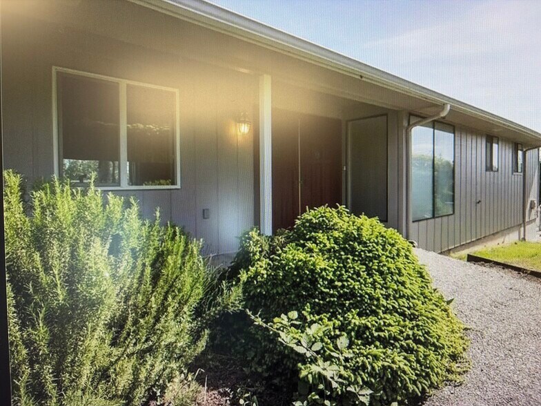 Building Photo - 5448 Marian Dr NE