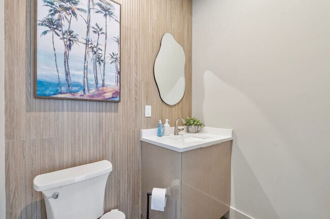 Building Photo - 99 Seaside Ave