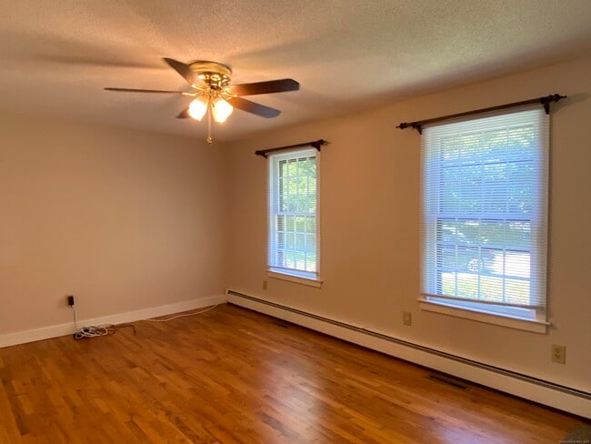 Building Photo - 58 Trailwood Dr