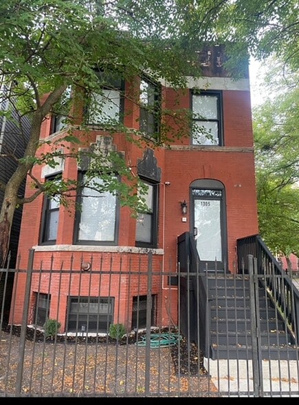 Front Proprty - 1305 E 69th St