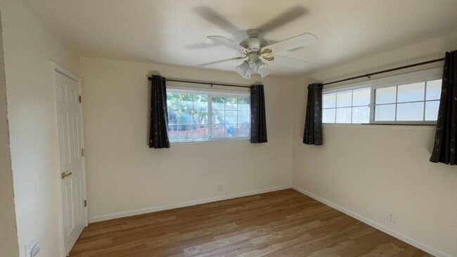 Building Photo - Concord Beautiful 4 bedroom 2 bathroom home in nice neighborhood with large yard!