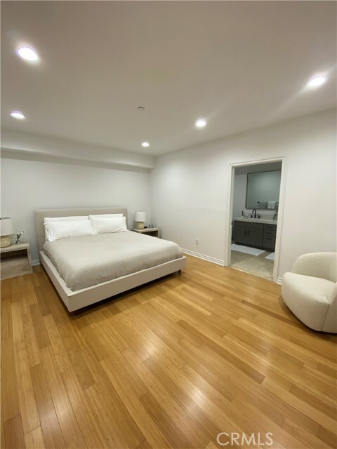 Building Photo - 305 Arnaz Dr
