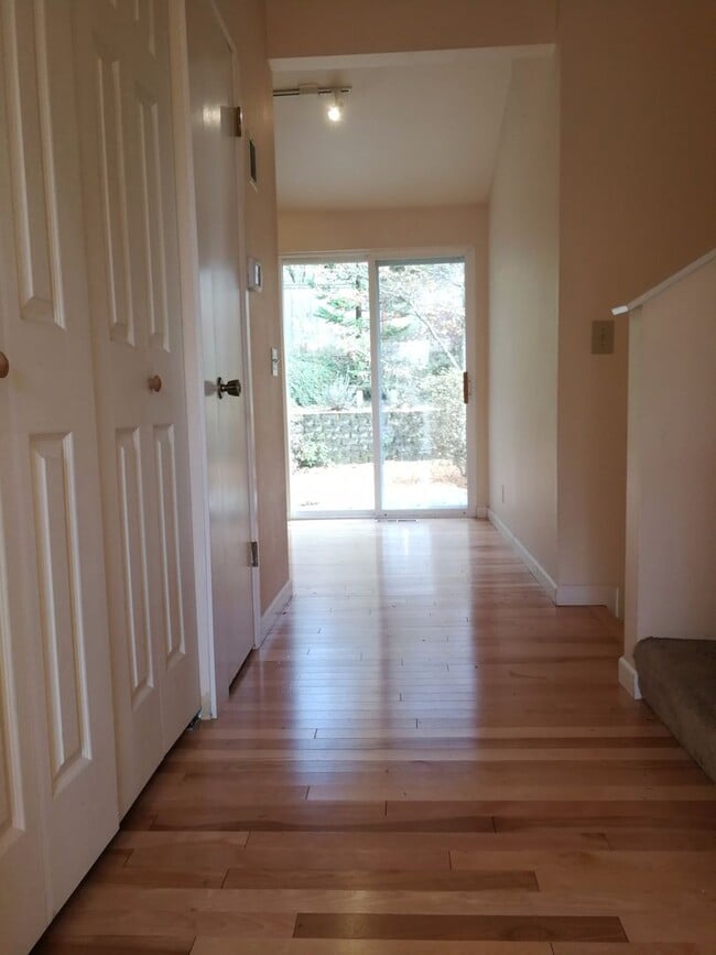 Building Photo - Great House for Rent