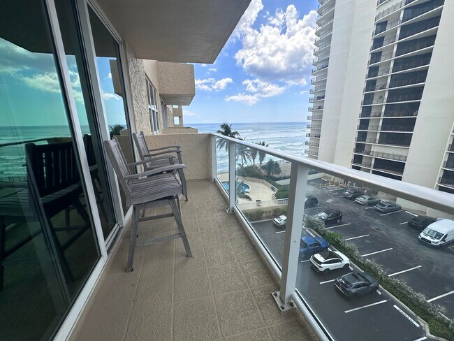Building Photo - 5440 N Ocean Dr