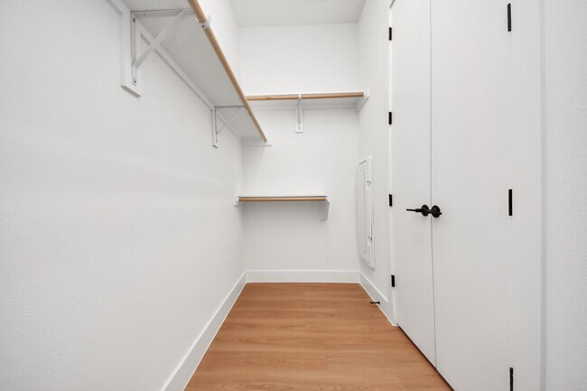 Building Photo - 2810 Riverby Rd