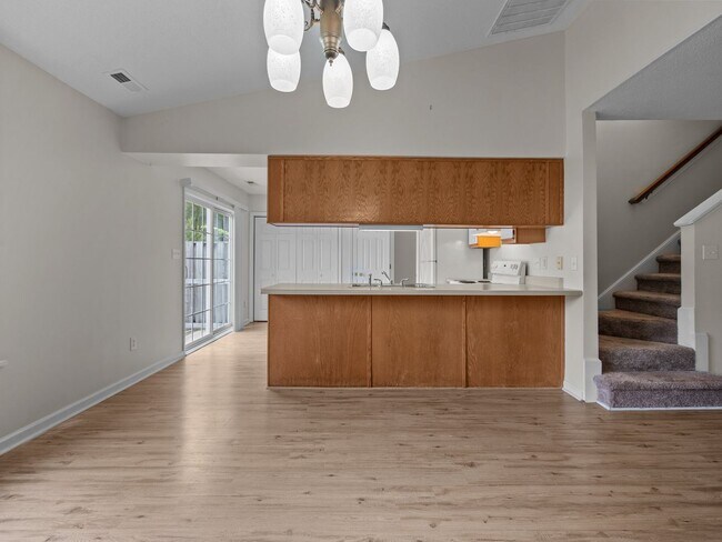 Building Photo - Welcome to Winners Circle!