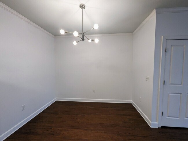 Building Photo - 47 Private Rd 3057