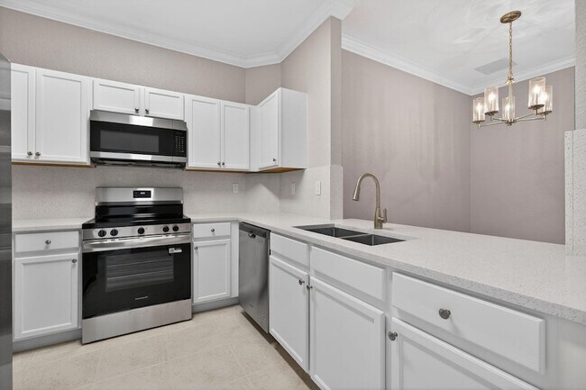 Building Photo - 160 Village Blvd