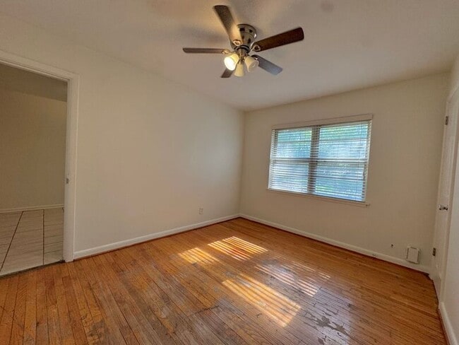 Building Photo - 103 Park Cir