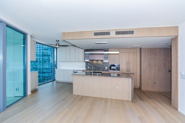 Building Photo - KOULA 2b2b1pkg Ready to Move In!