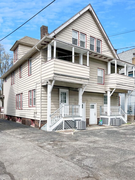 Building Photo - 2626 Hampshire Rd
