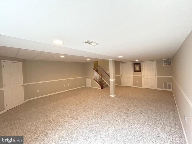 Building Photo - 122 Providence Ln