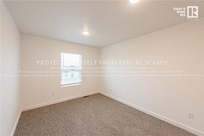 Building Photo - 861 Reading RR Ln