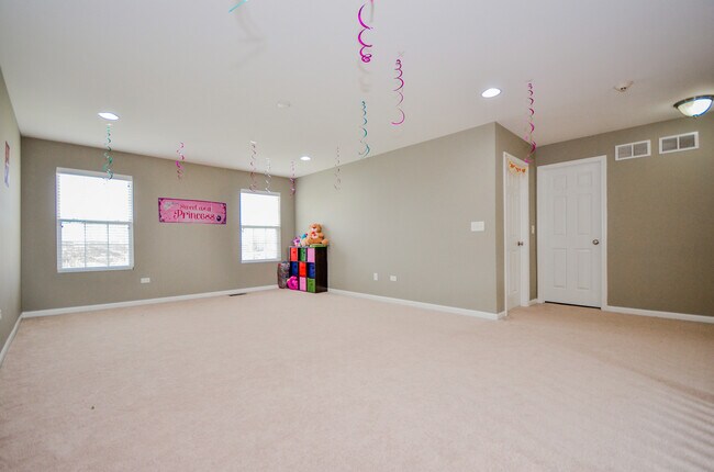 Building Photo - 2725 Blakely Ln